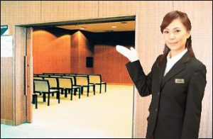 葬儀プランに含まれるセレモニーレディ